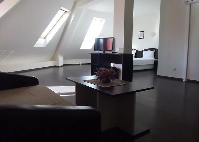 Отель Enchevi 2*